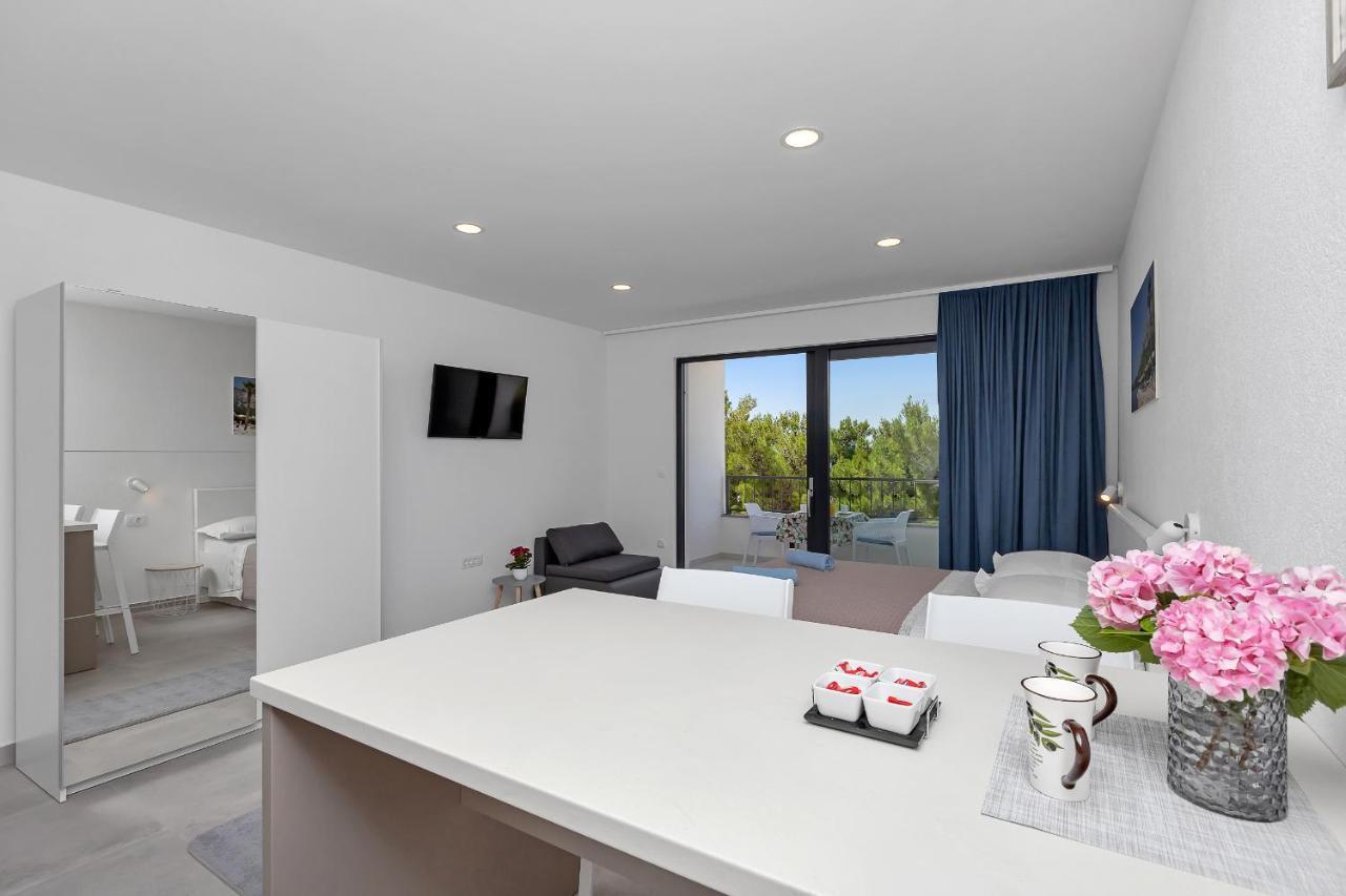 Central Beach Apartments Tučepi Екстериор снимка
