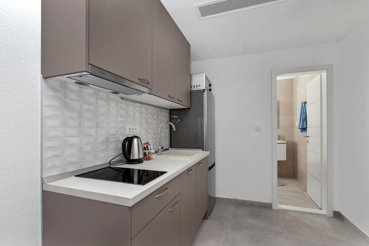 Central Beach Apartments Tučepi Екстериор снимка