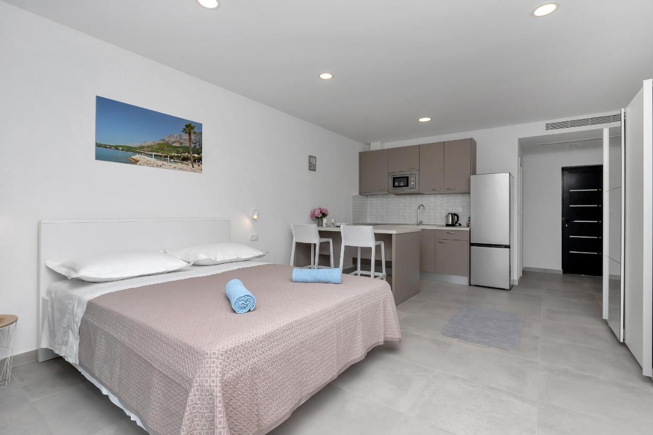 Central Beach Apartments Tučepi Екстериор снимка