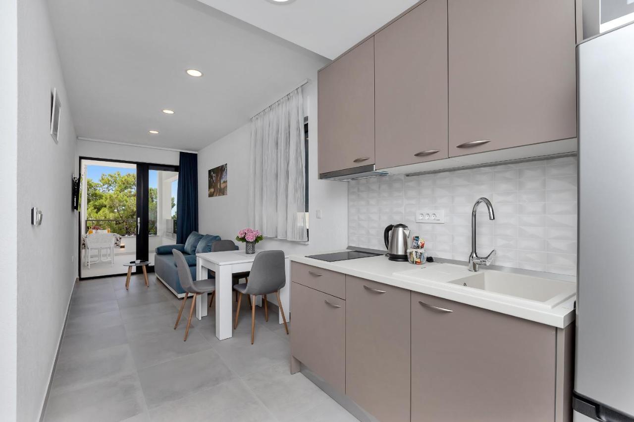 Central Beach Apartments Tučepi Екстериор снимка