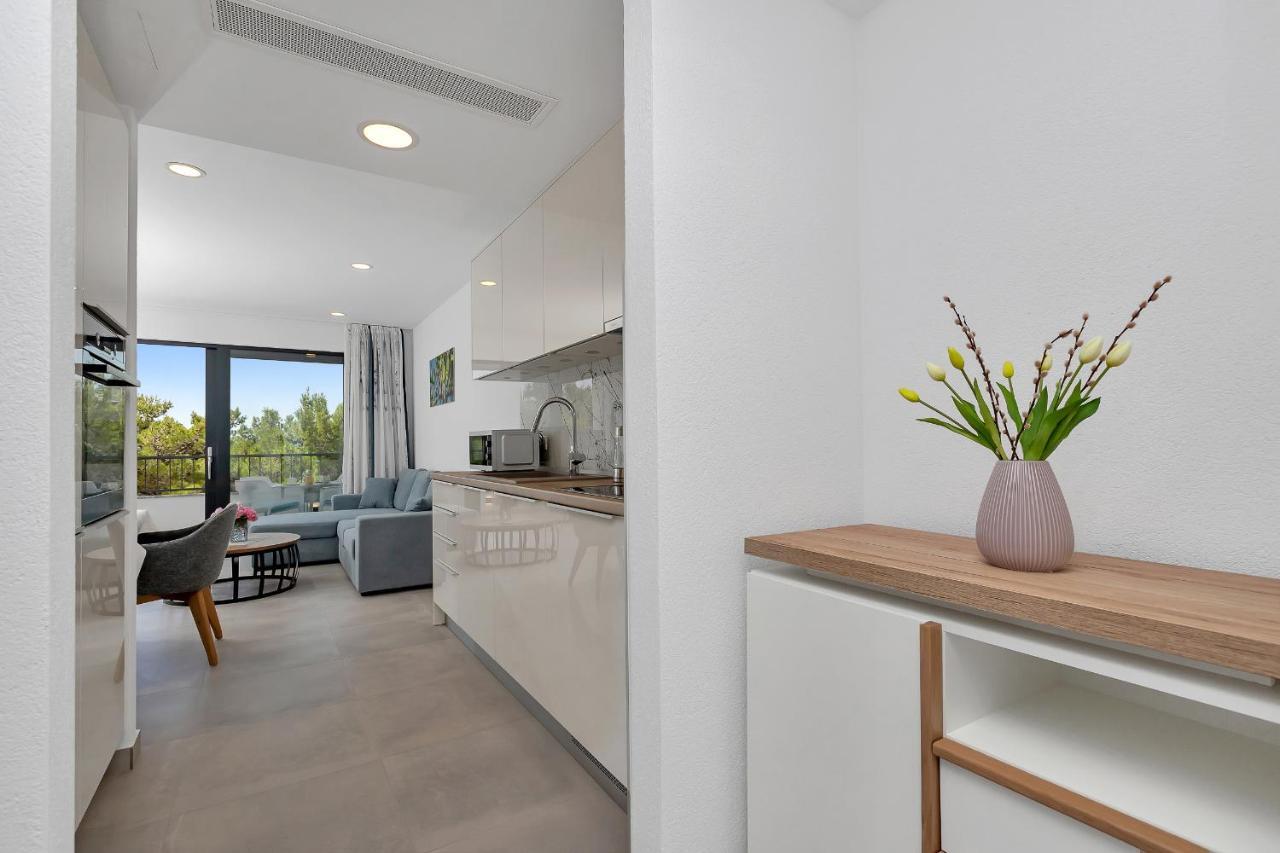 Central Beach Apartments Tučepi Екстериор снимка