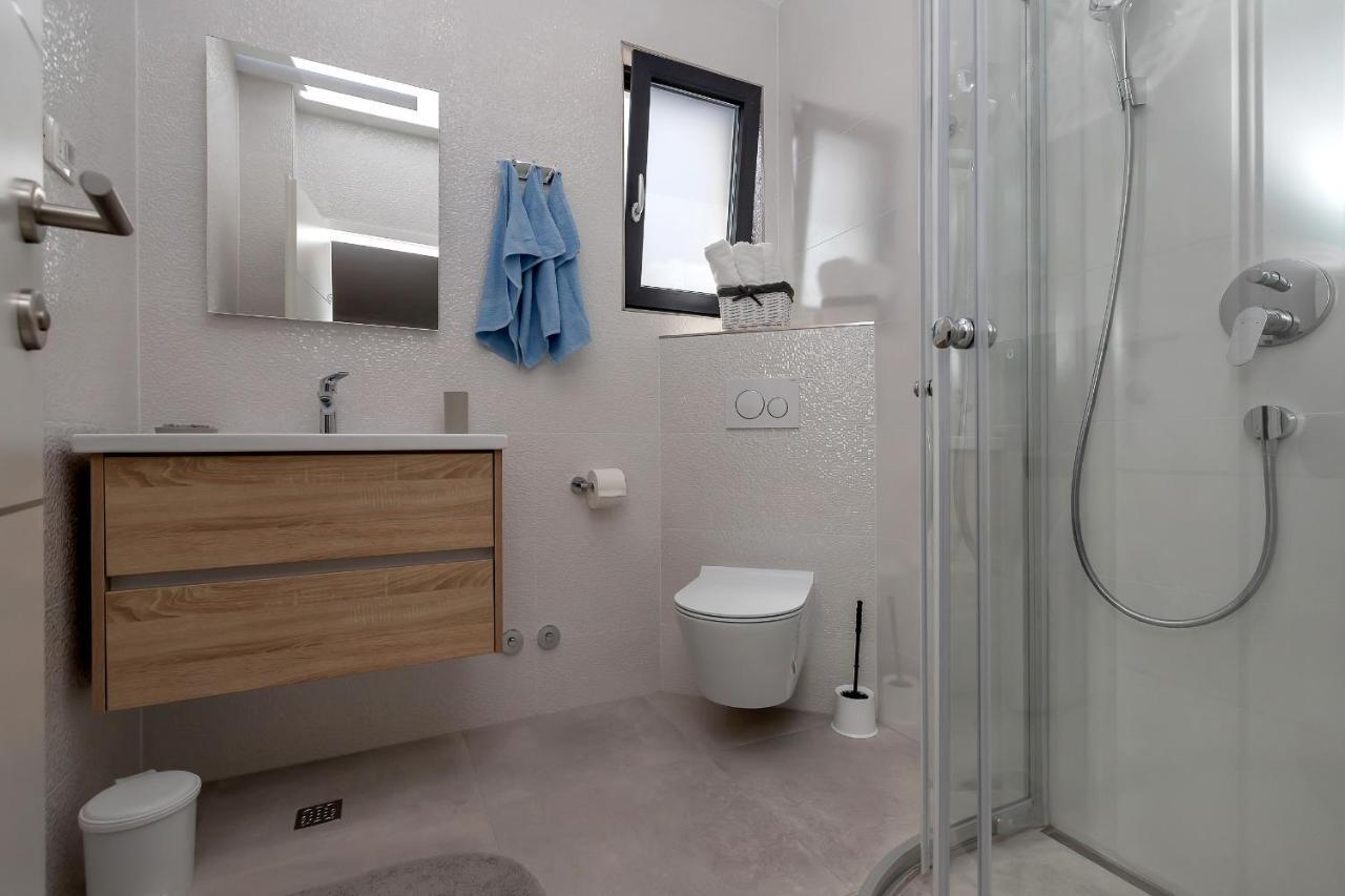 Central Beach Apartments Tučepi Екстериор снимка