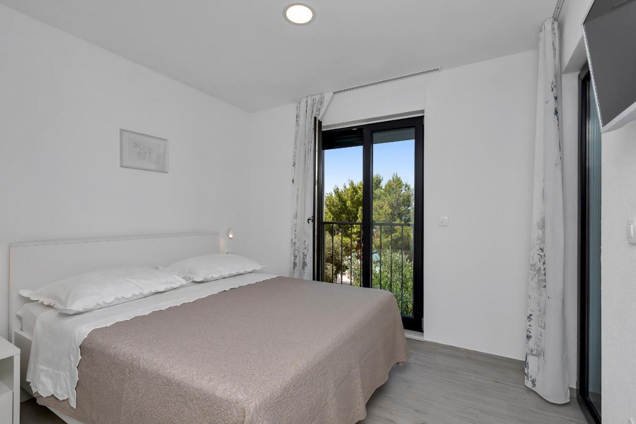Central Beach Apartments Tučepi Екстериор снимка